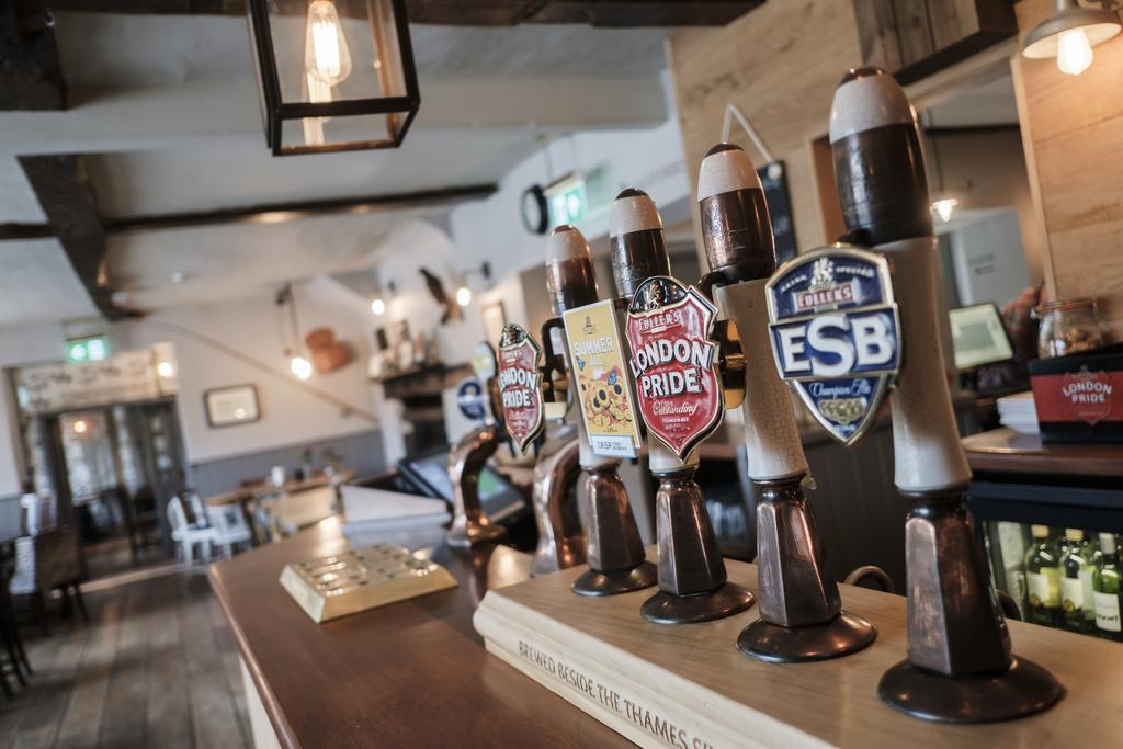 Hinds Head Otel Aldermaston Dış mekan fotoğraf