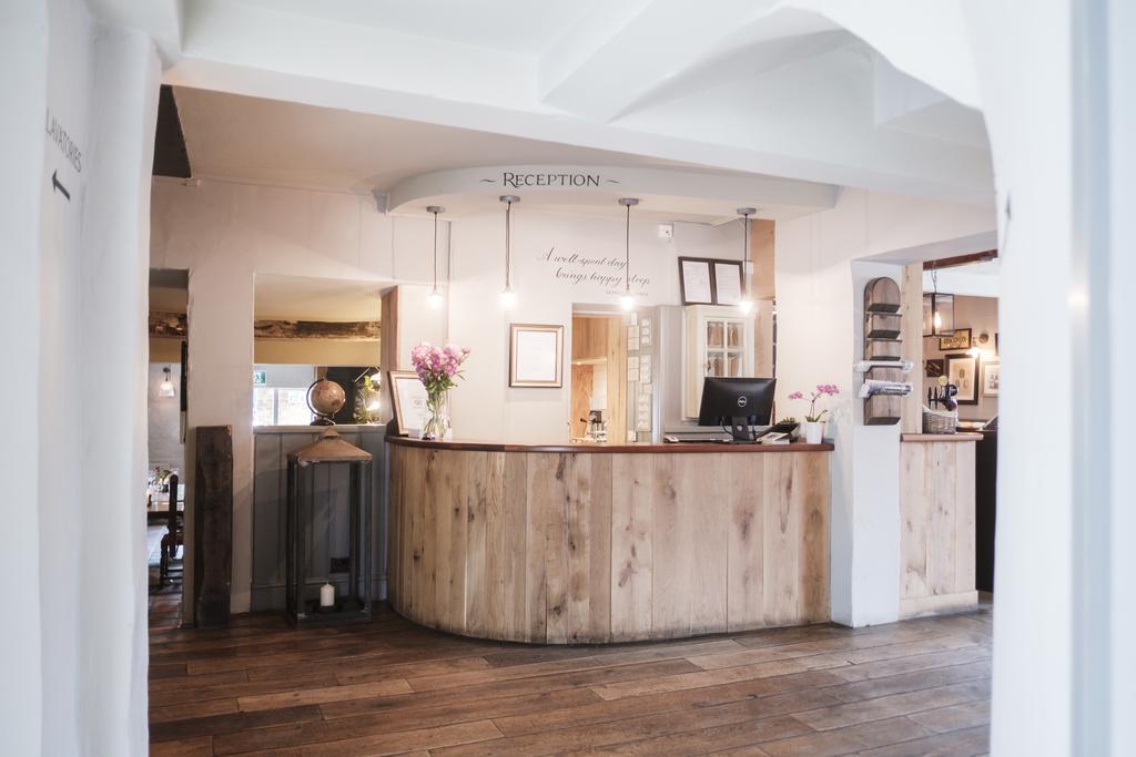 Hinds Head Otel Aldermaston Dış mekan fotoğraf