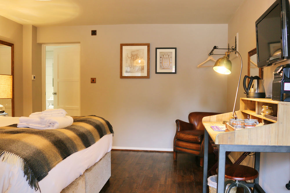 Hinds Head Otel Aldermaston Dış mekan fotoğraf